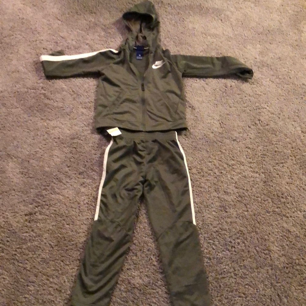 Nike sweat suit (7)